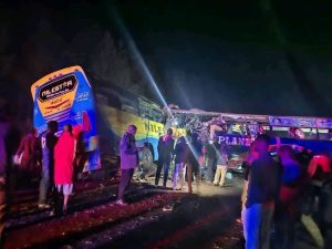 Scenes of the Kitaleba bus crash along the Kampala–Gulu Highway on October 22, 2025. (Photo: Uganda Police Force) (Courtesy Photos)