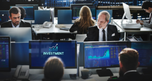 Hedge Funds Ramp Up Bets Against Companies Threatened by Artificial Intelligence